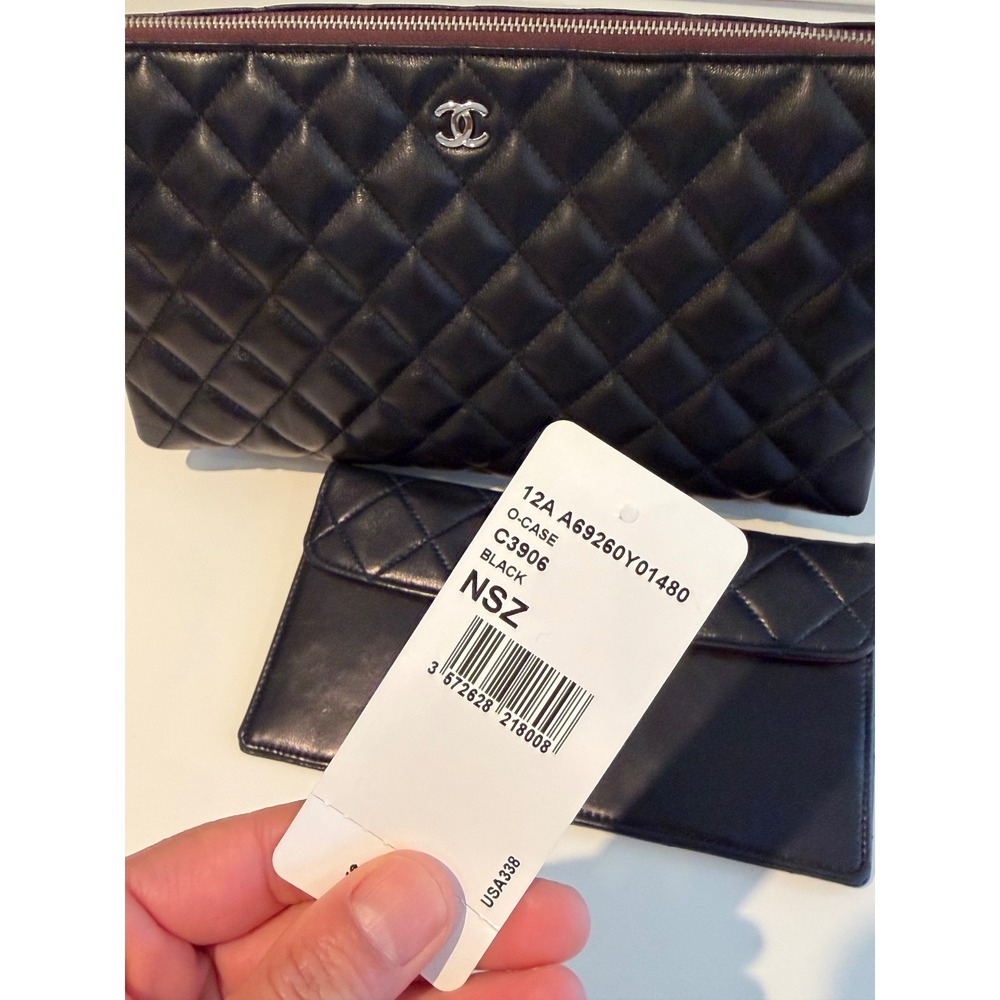 Chanel O-Case Pouch Black‎ Quilted Lambskin Leather Silver CC Logo A69260 Italy - Picture 10 of 10